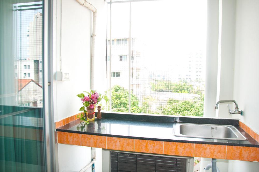 Motel Golden House @ On-Nut Station Bangkok Esterno foto