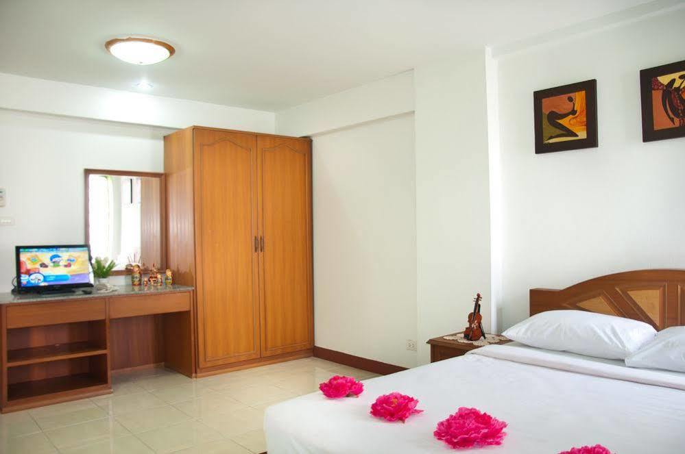 Motel Golden House @ On-Nut Station Bangkok Esterno foto